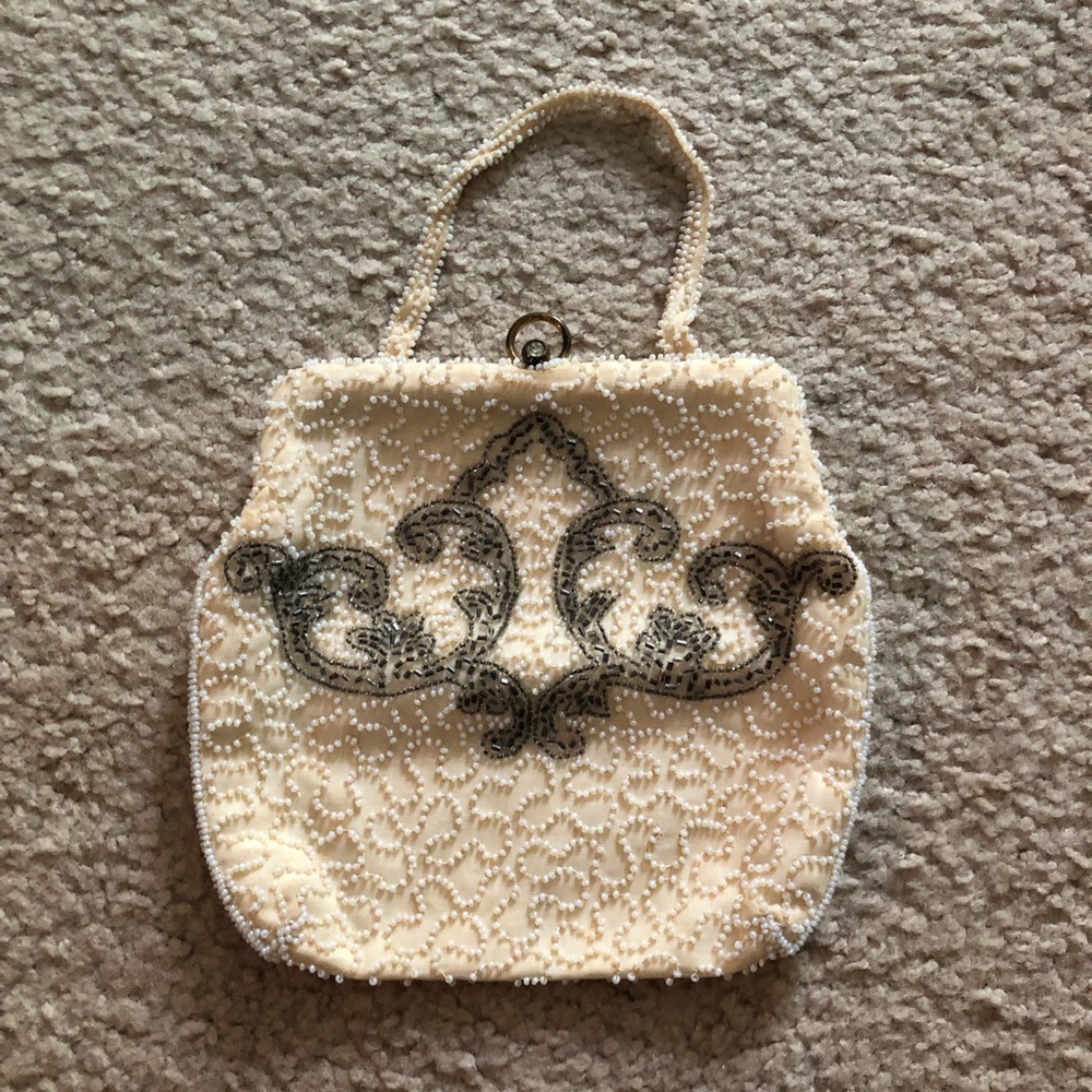 *Vintage* Beaded Bloomingdale’s Clutch
